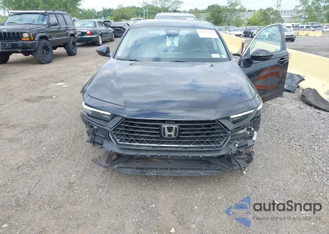 2025 Honda Accord Hybrid Touring z USA, uszkodzony, nr VIN 1HGCY2F89SA003119